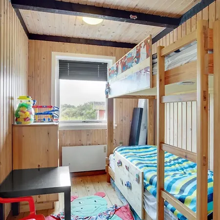 Stella - 700m From The Sea By Interhome